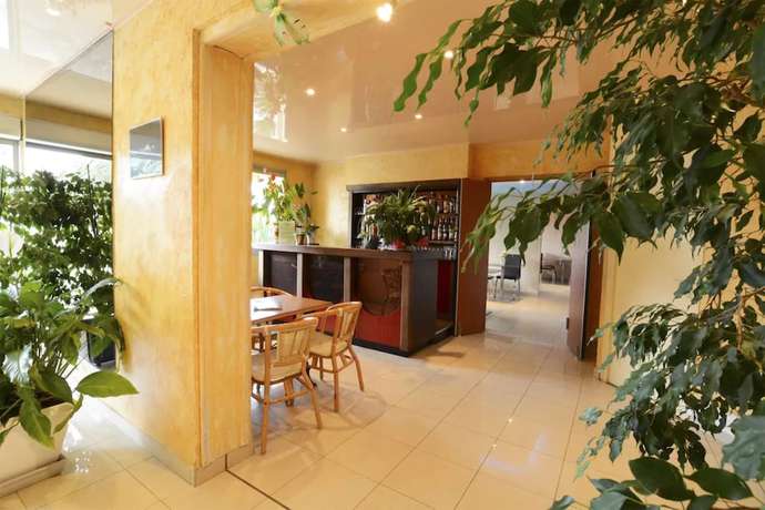Imagen de los interiores del Hotel Poretta. Foto 20