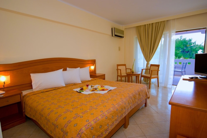 Imagen de la habitación del Hotel Porfi Beach. Foto 3