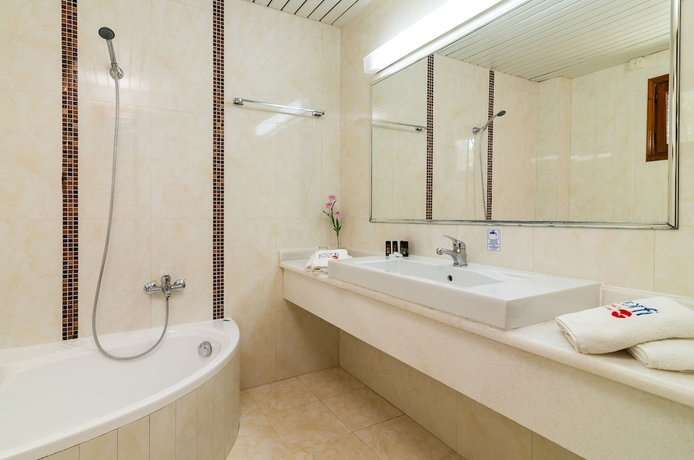 Imagen de la habitación del Hotel Porfi Beach. Foto 5