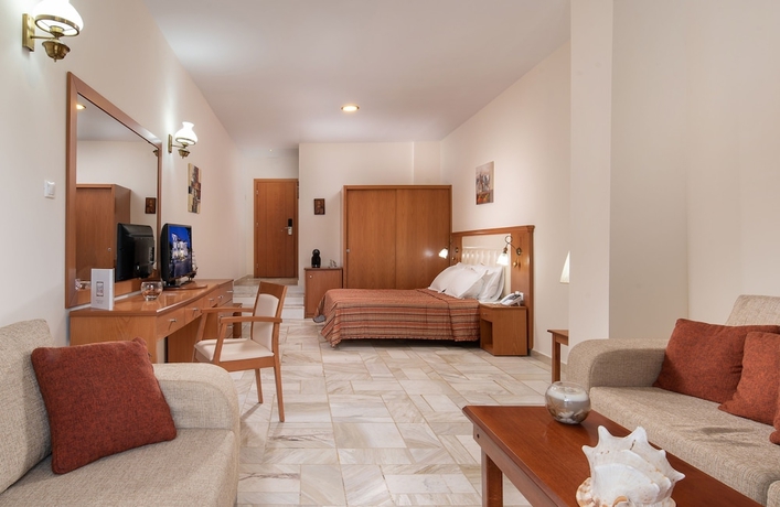 Imagen de la habitación del Hotel Porfi Beach. Foto 10