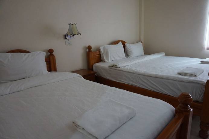Imagen de la habitación del Hotel Pornnarumirt. Foto 3