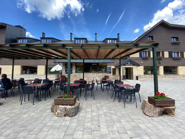 Imagen de los exteriores del Hotel Port 1730. Foto 7