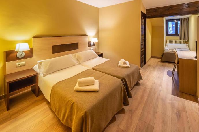 Imagen de la habitación del Hotel Port 1730. Foto 6