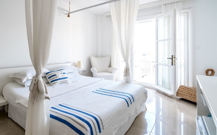 Imagen de la habitación del Hotel Port Alacati. Foto 12