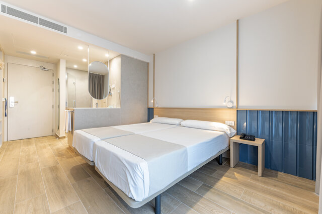 Imagen de la habitación del Hotel Port Alicante City & Beach. Foto 3