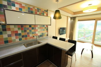 Imagen de la habitación del Hotel Port Avenue and Resort. Foto 7