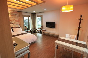 Imagen de la habitación del Hotel Port Avenue and Resort. Foto 11