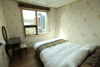 Imagen de los exteriores del Hotel Port Avenue and Resort. Foto 16