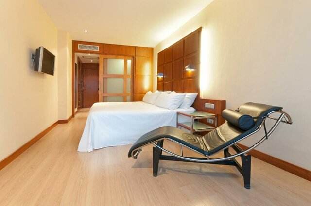 Imagen de la habitación del Hotel Port Azafata Valencia. Foto 6