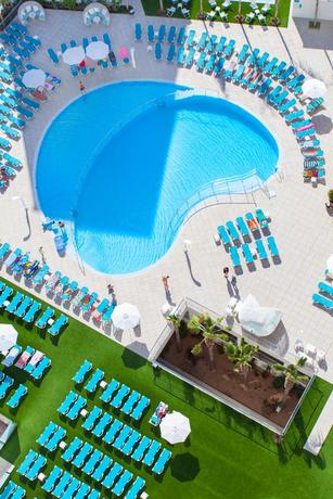 Imagen de la piscina del Hotel Port Benidorm. Foto 15