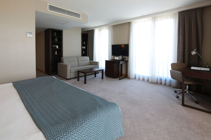 Imagen de la habitación del Hotel Port Bosphorus. Foto 11