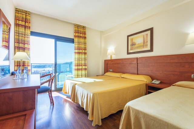 Imagen de la habitación del Hotel Port Denia. Foto 2