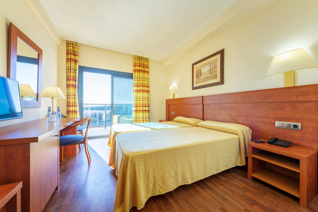 Imagen de la habitación del Hotel Port Denia. Foto 3
