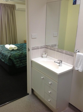 Imagen de la habitación del Hotel Port Denison Motor Inn. Foto 6