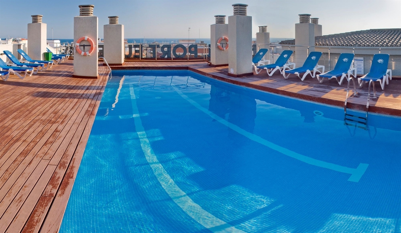 Imagen de la piscina del Hotel Port Eugeni, Cambrils. Foto 10