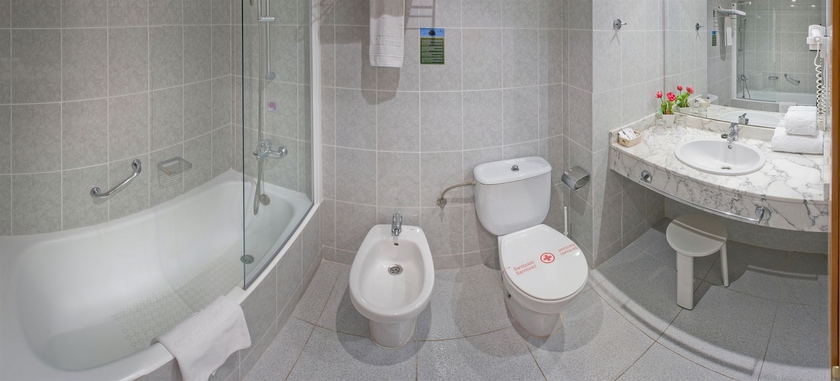 Imagen de la habitación del Hotel Port Eugeni. Foto 5