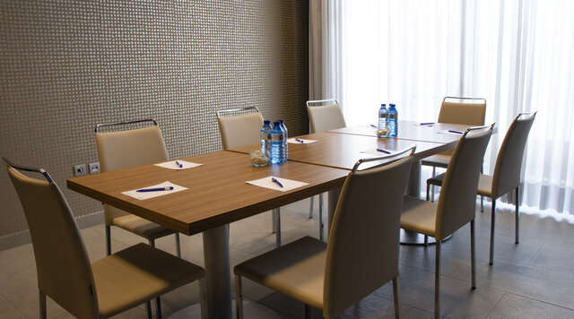 Imagen de los interiores del Hotel Port Feria Valencia. Foto 7