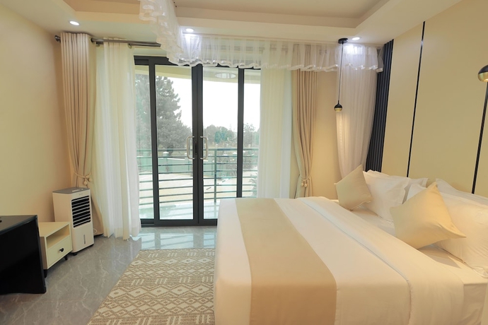 Imagen de la habitación del Hotel Port Harbor. Foto 8