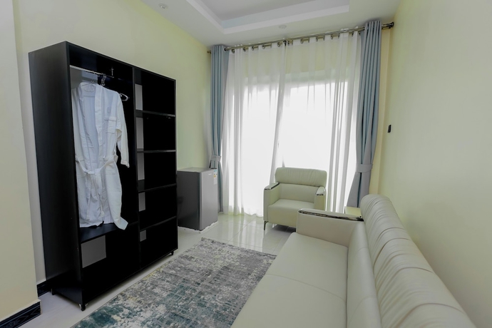 Imagen de la habitación del Hotel Port Harbor. Foto 11