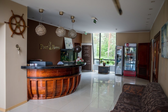 Imagen de los interiores del Hotel Port Hotel. Foto 17