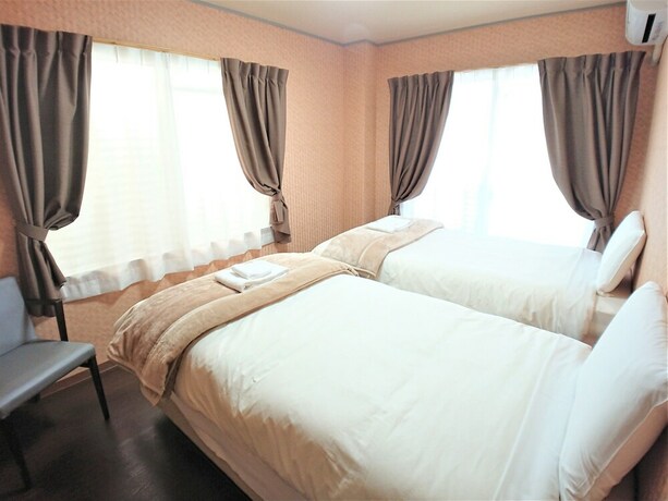 Imagen de la habitación del Hotel Port House. Foto 34