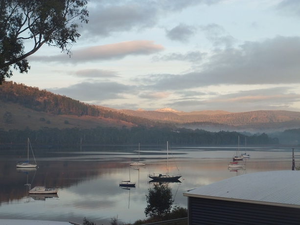 Imagen de los exteriores del Hotel Port Huon Cottages. Foto 16