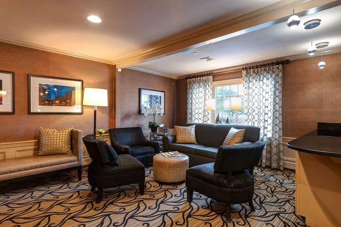 Imagen de los interiores del Hotel Port Inn And Suites Portsmouth, Ascend Collection. Foto 19