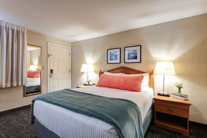 Imagen de la habitación del Hotel Port Inn And Suites Portsmouth, Ascend Collection. Foto 14