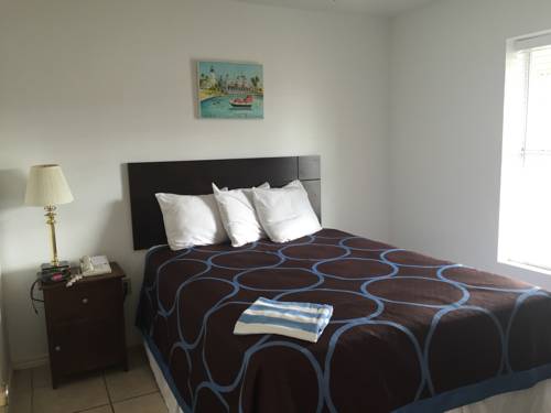 Imagen de la habitación del Hotel Port Isla Inn. Foto 5