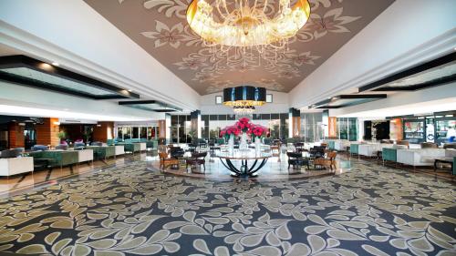 Imagen general del Hotel Port Nature Luxury Resort. Foto 1