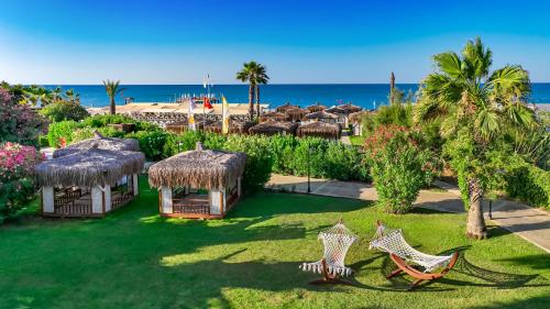 Imagen general del Hotel Port Nature Luxury Resort. Foto 10