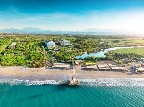 Imagen general del Hotel Port Nature Luxury Resort. Foto 14