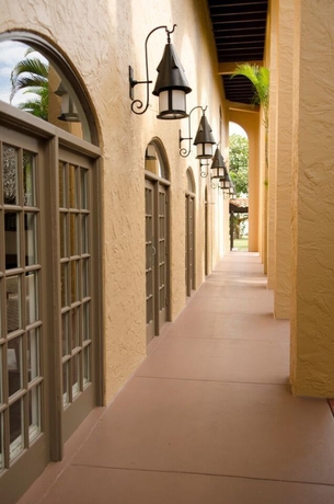 Imagen de los exteriores del Hotel Port Of The Islands Everglades Adventure Resort. Foto 7