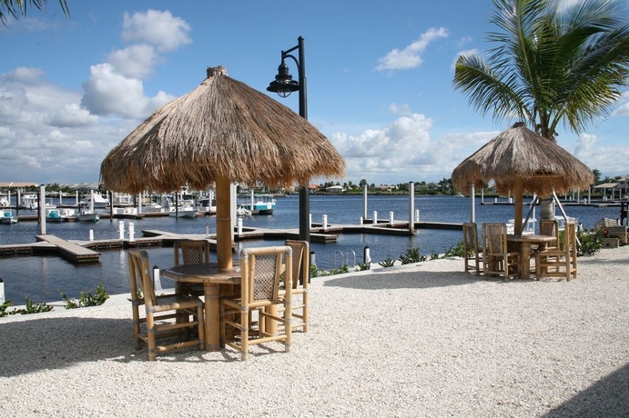 Imagen de los exteriores del Hotel Port Of The Islands Everglades Adventure Resort. Foto 9