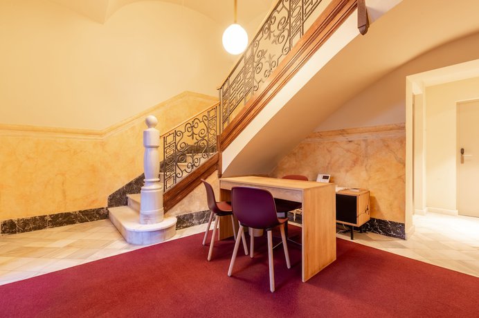 Imagen de los interiores del Hotel Port Plaza Apartments. Foto 18