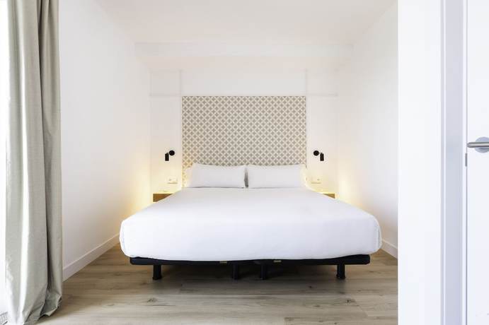 Imagen de la habitación del Hotel Port Plaza Apartments. Foto 16