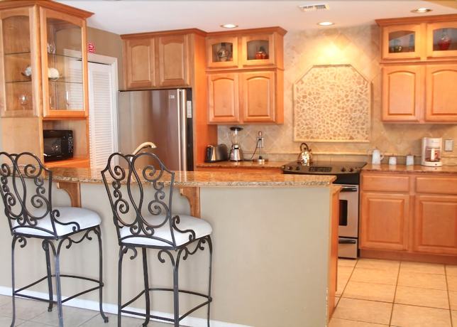 Imagen de la habitación del Hotel Port Royal Ocean Resort And Conference Center. Foto 3