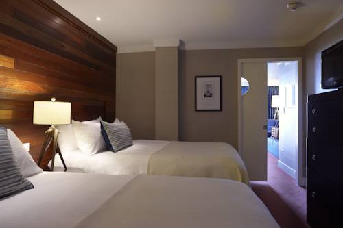 Imagen de la habitación del Hotel Port Royal Oceanfront. Foto 5