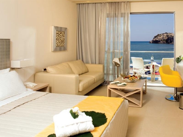 Imagen general del Hotel Port Royal Villas and Spa. Foto 10