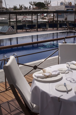 Imagen del bar/restaurante del Hotel Port Salins by Pierre and Vacances. Foto 2