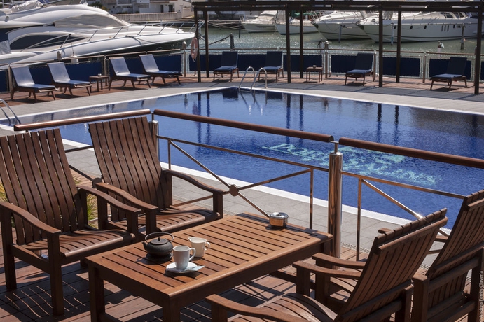 Imagen de la piscina del Hotel Port Salins by Pierre and Vacances. Foto 8