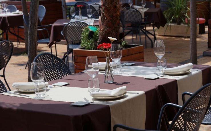 Imagen del bar/restaurante del Hotel Port Sitges. Foto 4