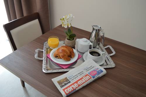 Imagen de la habitación del Hotel Port Toga. Foto 4