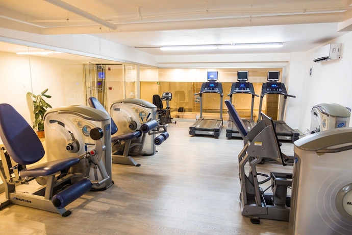 Imagen de la piscina del Hotel Port View. Foto 19