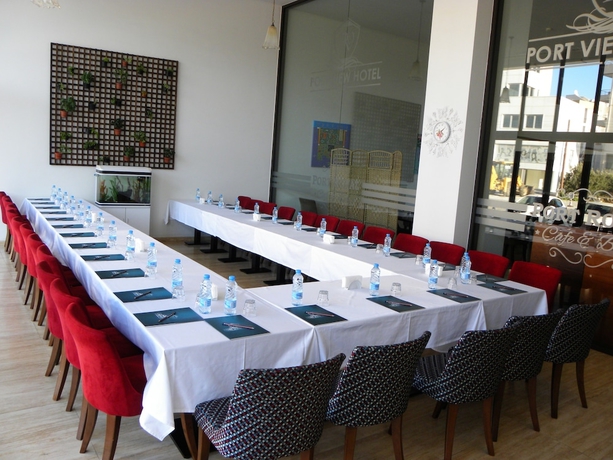 Imagen de los interiores del Hotel Port View. Foto 17