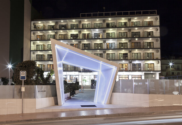 Imagen de los exteriores del Hotel Port Vista Oro. Foto 5