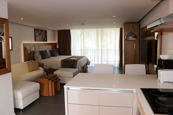 Imagen de la habitación del Hotel Port de Plaisance Resort, Trademark Collection by Wyndham. Foto 11