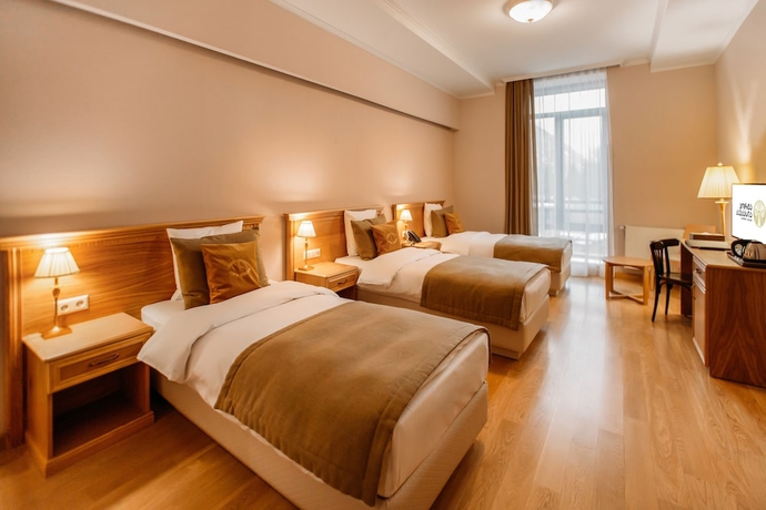 Imagen de la habitación del Hotel Porta Caucasia. Foto 3