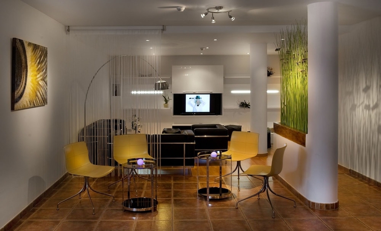 Imagen de los interiores del Hotel Porta D'alella. Foto 17