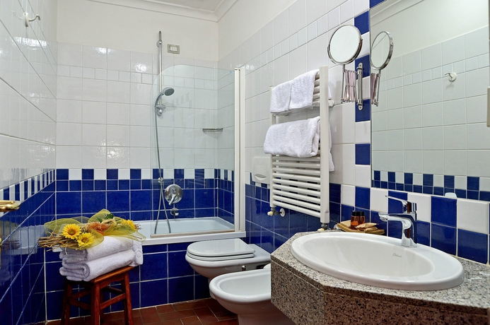 Imagen de la habitación del Hotel Porta Faenza. Foto 5